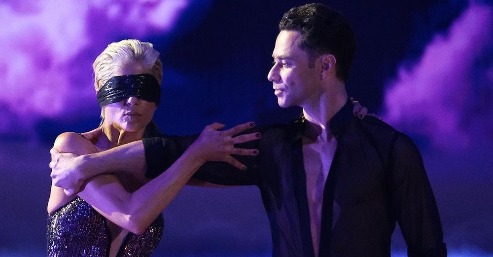 'Dancing With the Stars' Selma Blair Performs Blindfolded in Week 3