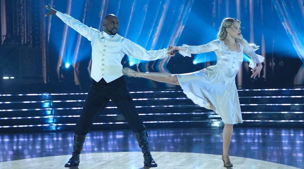 'Dancing With the Stars' Disney+ Night Selma Blair Breaks Her 7 Streak