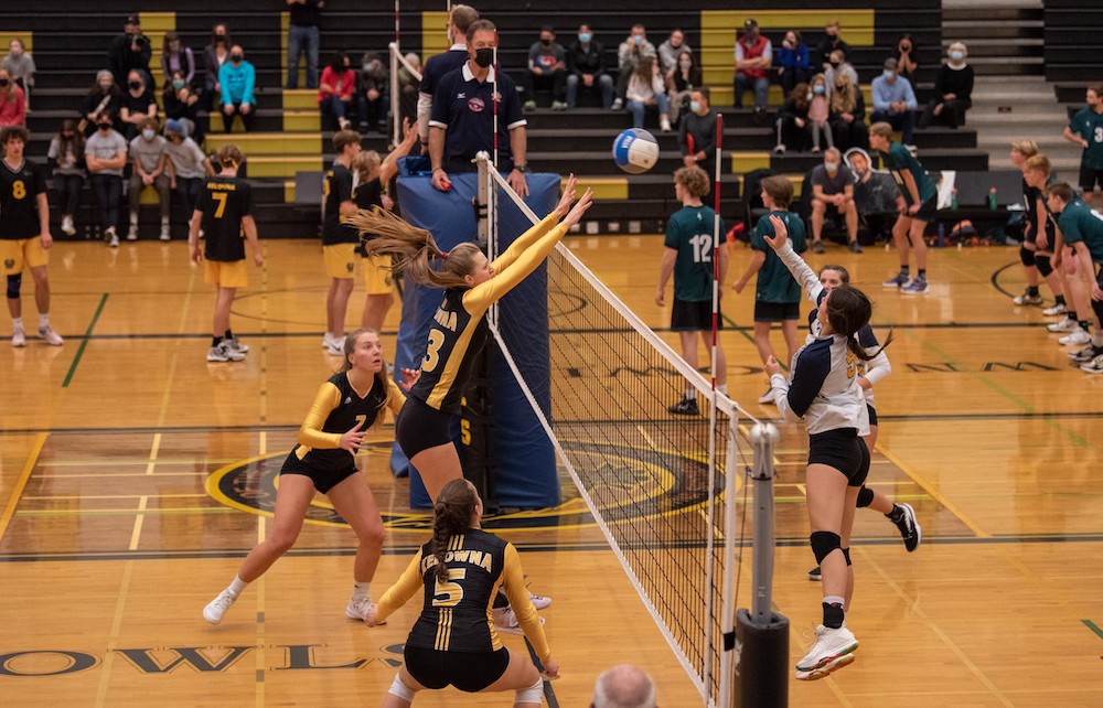 A golden moment times two as Kelowna Owls girls & boy volleyball win