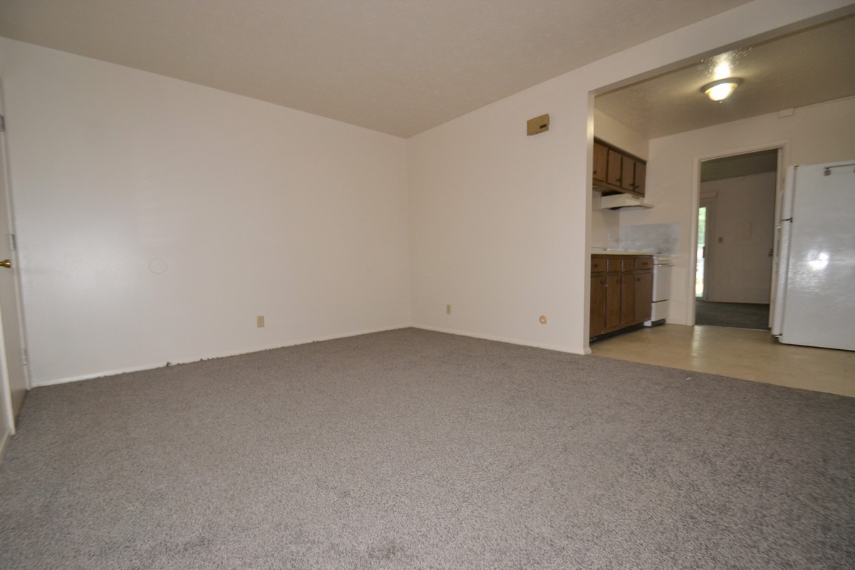 Apartment B Varsity Rentals