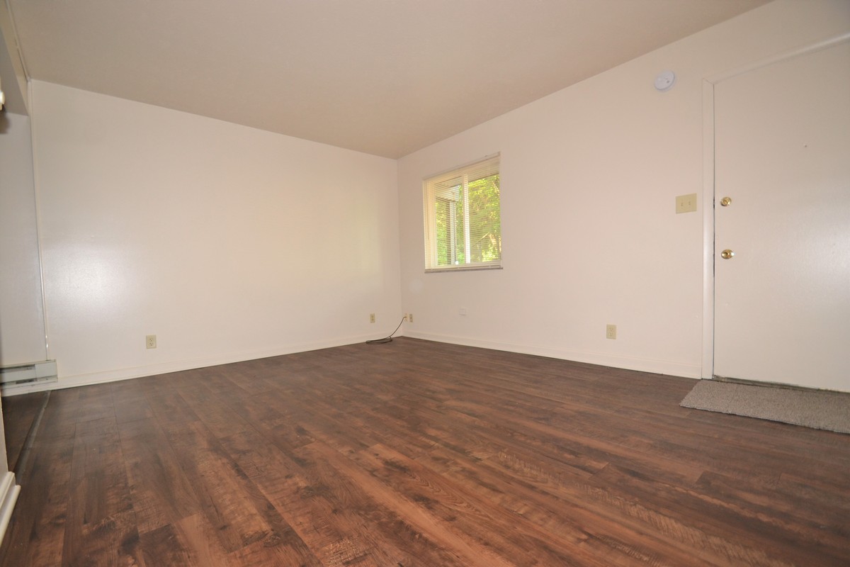 Apartment F Varsity Rentals