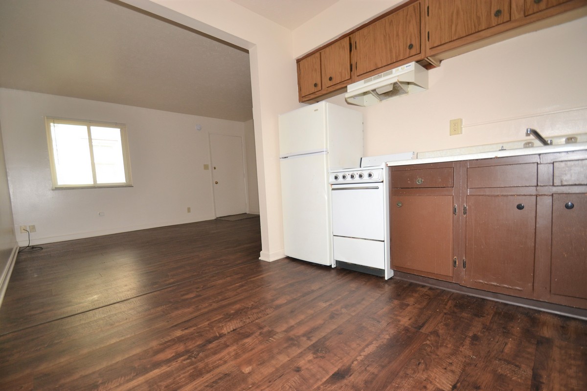 Apartment F Varsity Rentals