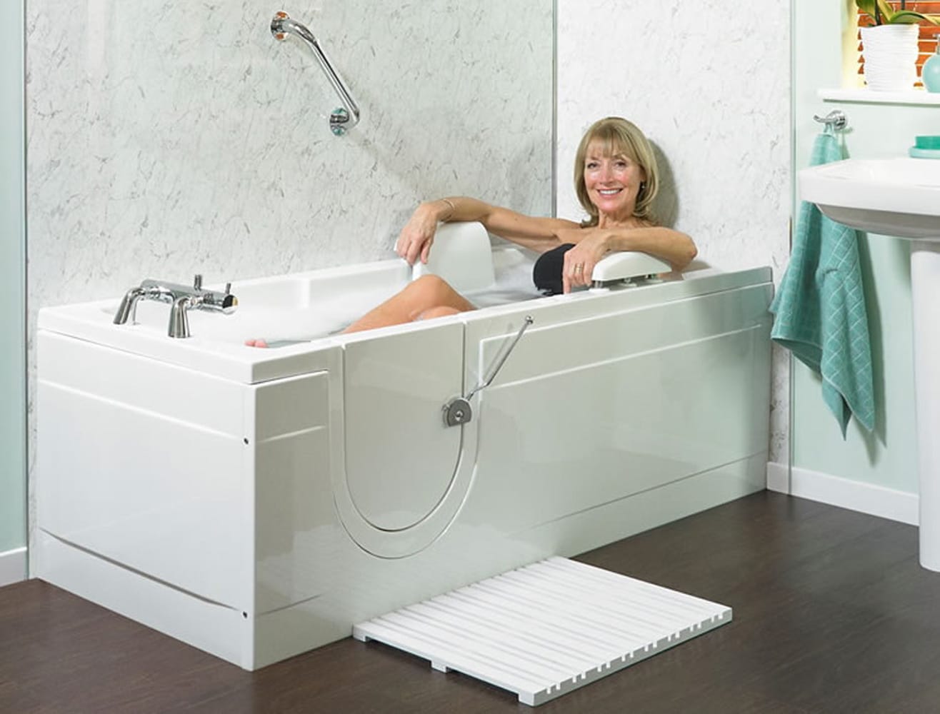 Vasca con porta per disabili e anziani Docce Lazzaro