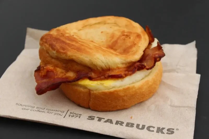 Starbucks Breakfast Hours, Menu & Prices (Updated 2023) 2023