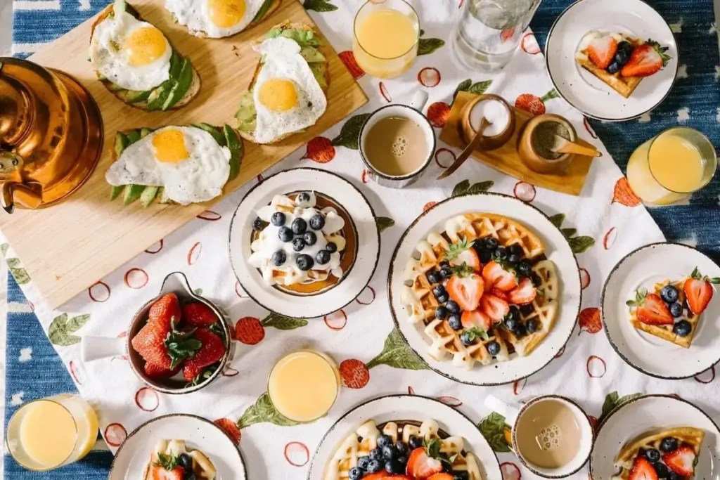 Comfort Inn Breakfast Hours, Menu & Prices 2023