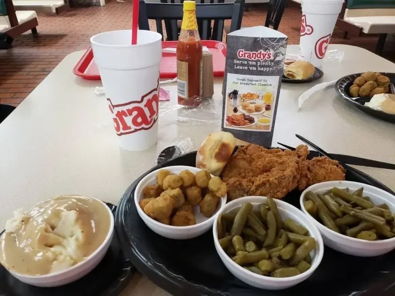 Grandy's Breakfast Hours, Menu & Prices 2024