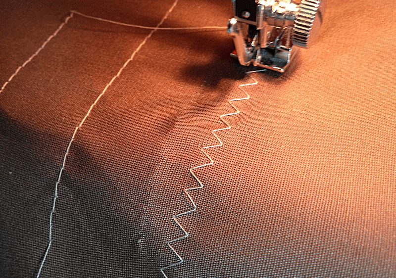 TOP 5 BEST ZIG ZAG SEWING MACHINES [2023 REVIEWS]