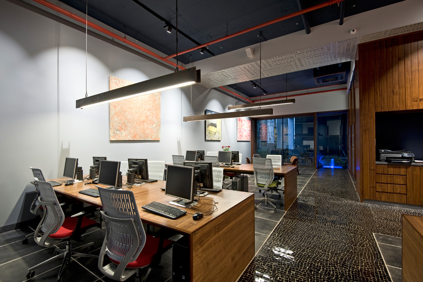 Veekas Studio Pune, Veekas Studio Pune