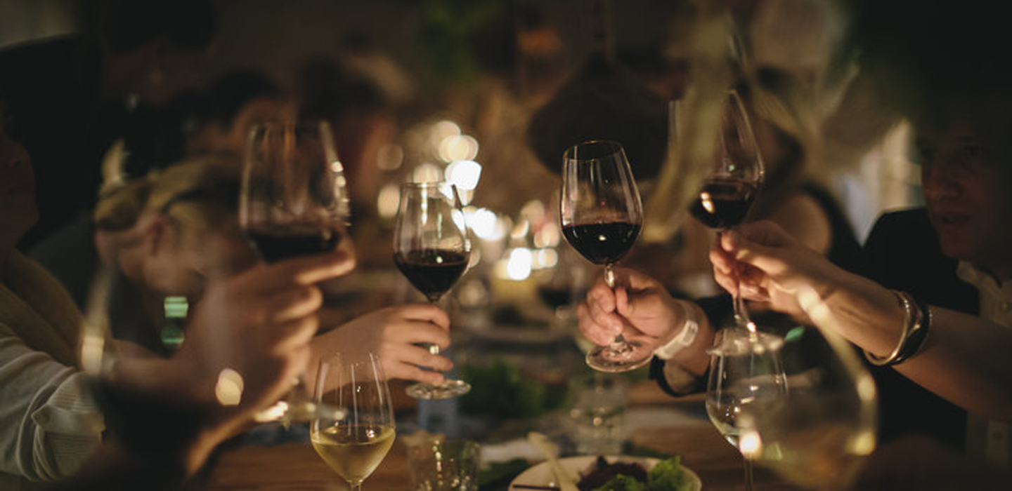 Ordering Wine at a Restaurant Veevinos