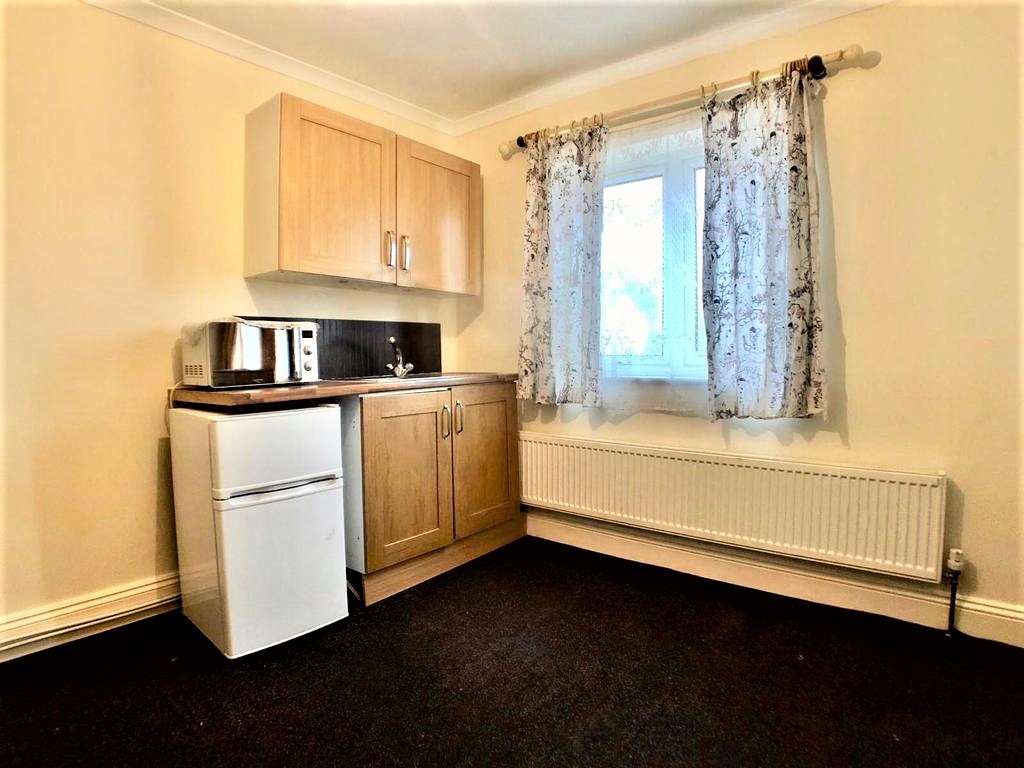 First Floor Studio To Rent Pinner HA5 VeeZed Residential