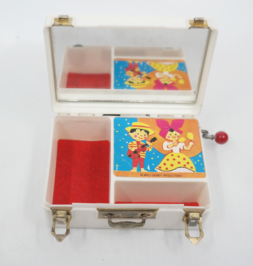 Disneyland It's A Small World Music Box ID aprdisneyland20331 Van
