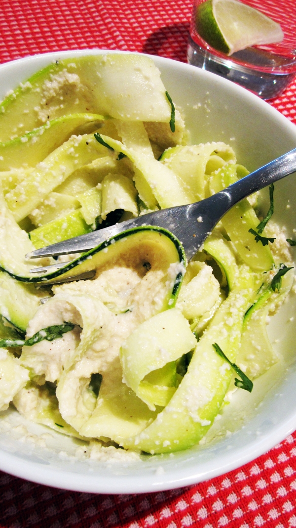 Raw Vegan Alfredo Sauce with Zucchini Noodles Vegangela