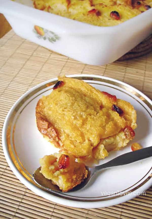 Easy Vegan Bread Pudding Recipe Delicious Eggless and Creamy