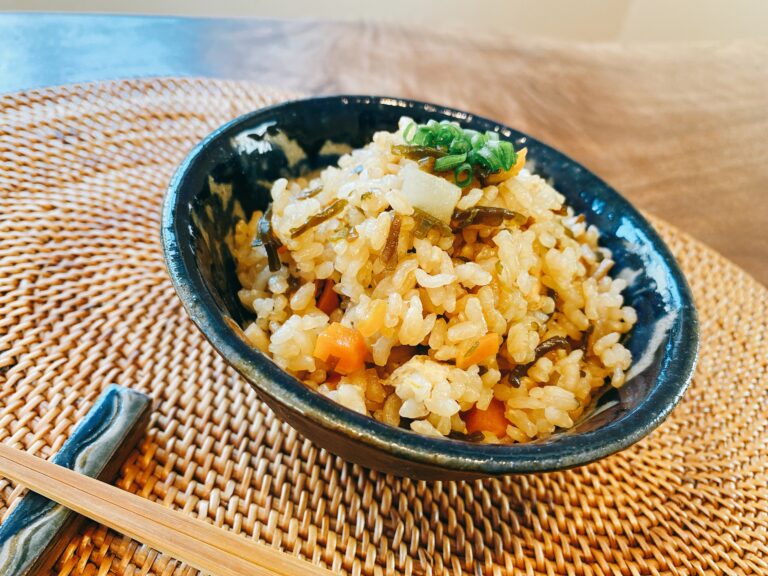 野菜たっぷり！塩昆布の炊き込みごはん vegeness（ベジネス）日本最大のヴィーガン情報サイト