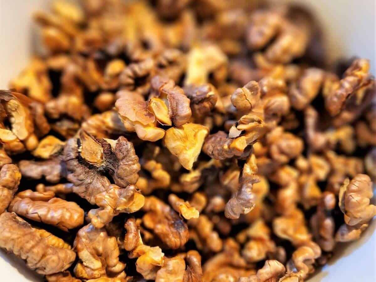 How To Toast Walnuts 2 Easy Ways VegnFit