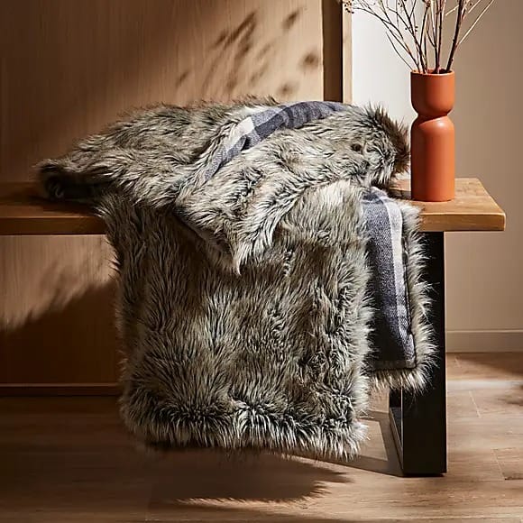 The Best Faux Fur Throws to Keep You Warm this Winter Vegomm