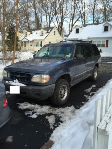 2000 Ford Explorer