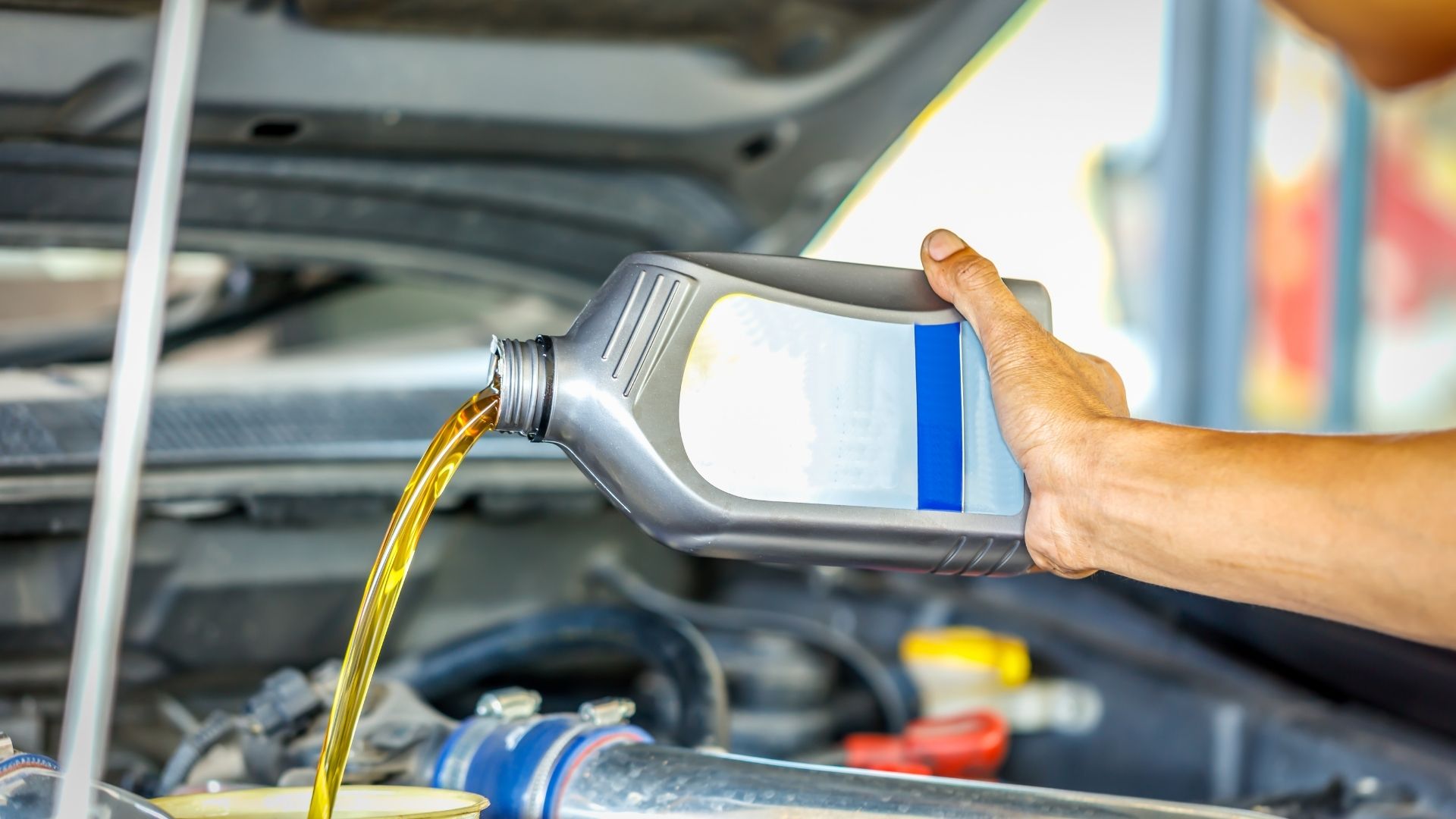 What Can You Substitute Hydraulic Fluid With? 5 Alternatives VehicleChef