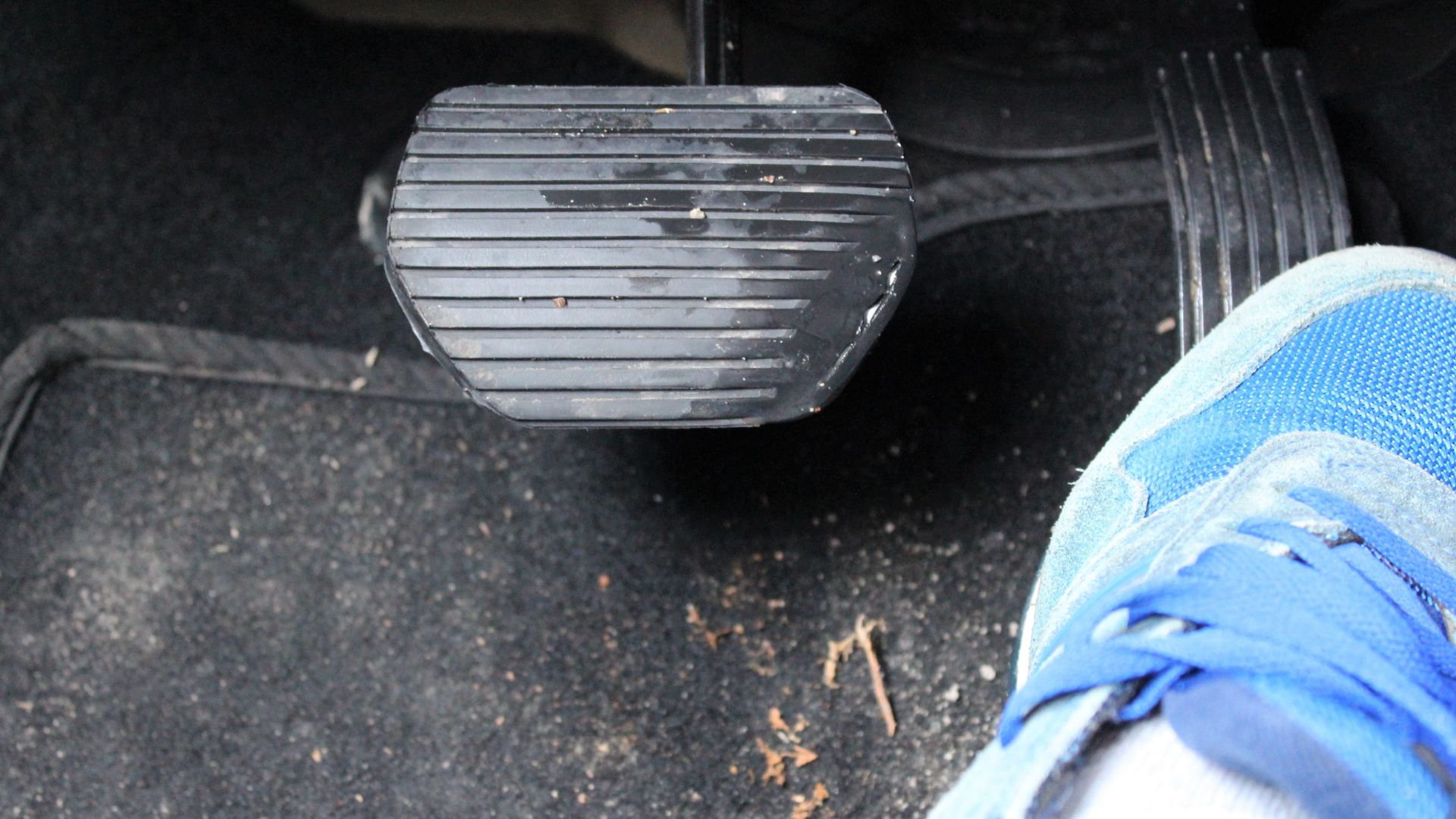 How Do I Calibrate My Accelerator Pedal Position Sensor? – VehicleChef