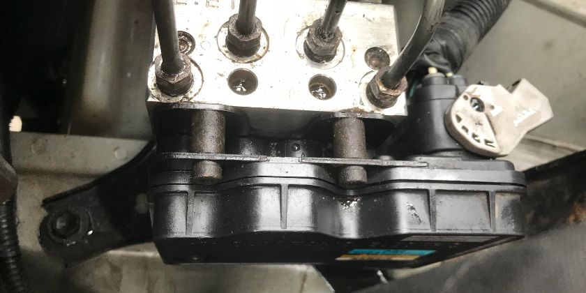 How To Turn Off ABS Light On Jeep Wrangler? [5 Methods]