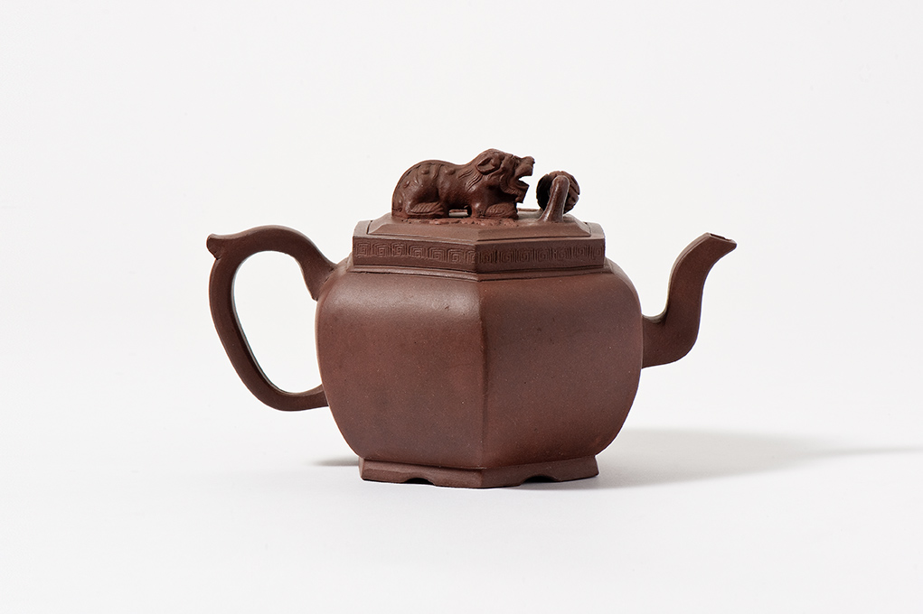 A hexagonal Yixing teapot with lid Veilinghuis AAG