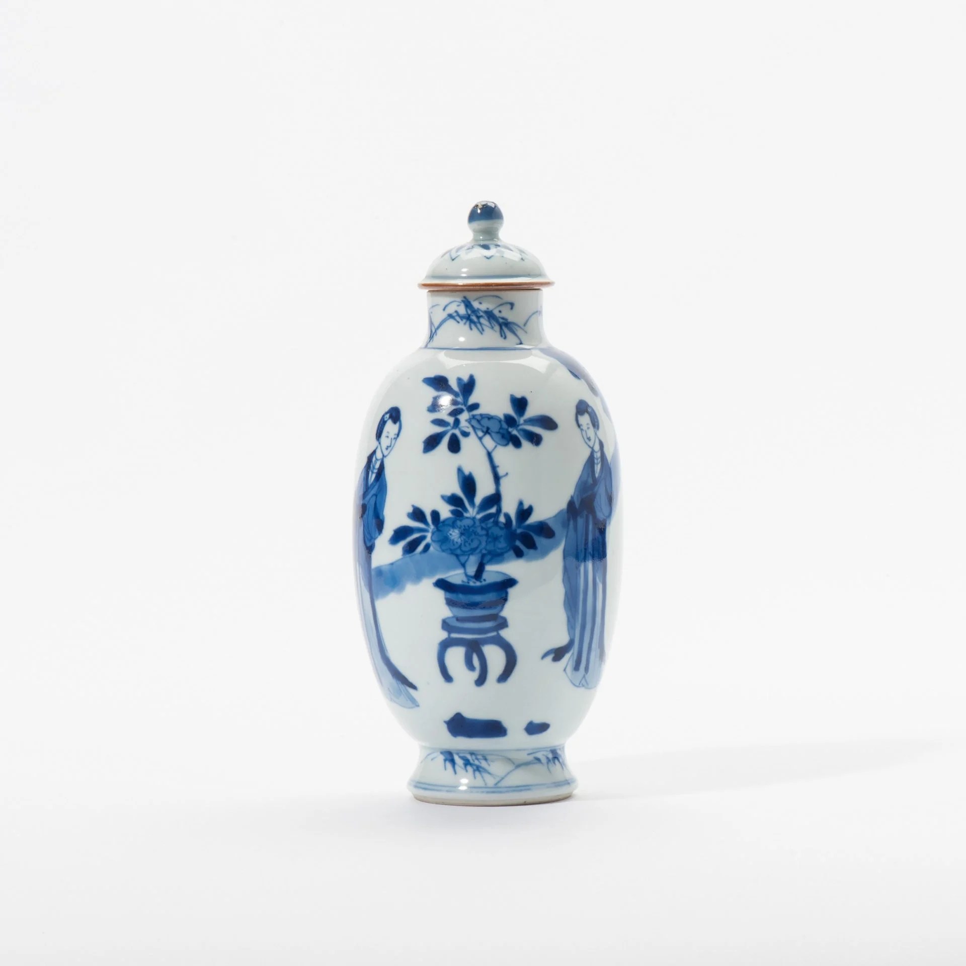 A blue and white lidded vase Veilinghuis AAG