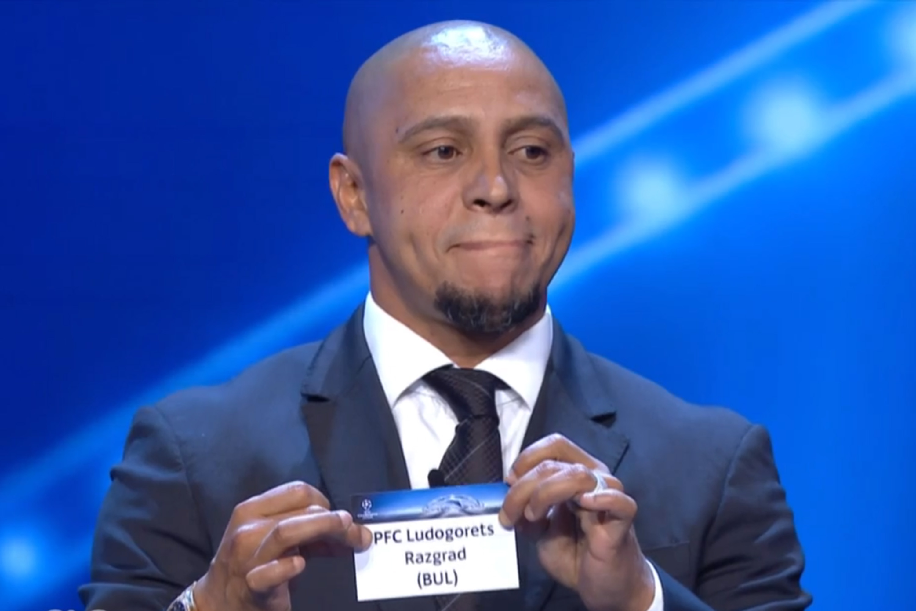 Gesto de Roberto Carlos em sorteio levanta suspeitas de armação VEJA
