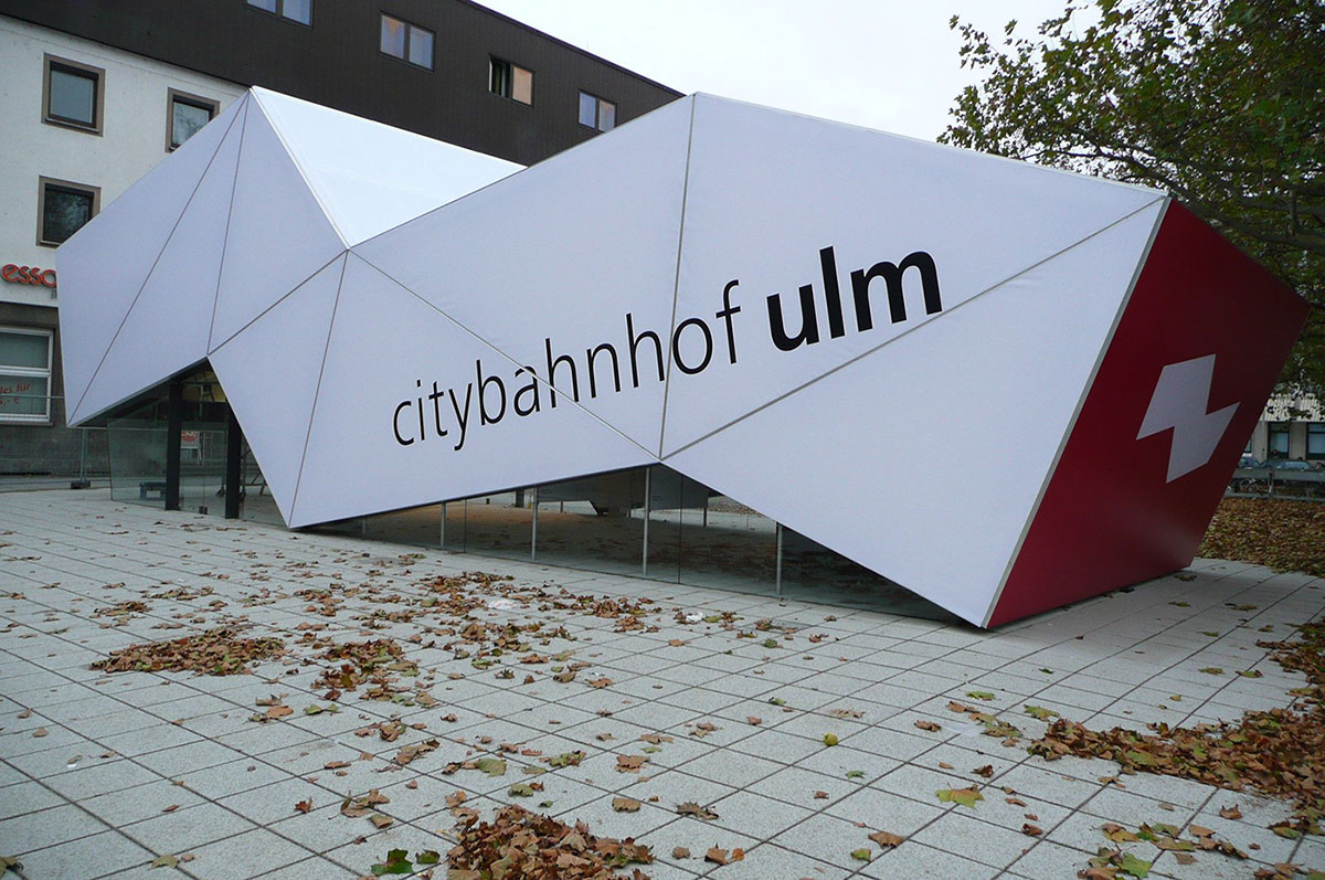 Infostand der Deutschen Bahn in Ulm Velabran GmbH
