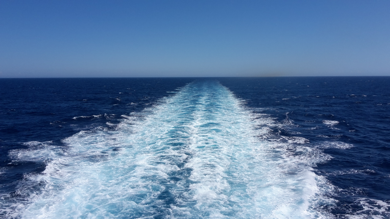 Va a pesca in mare aperto quello che fa dopo stupisce tutti [FOTO]