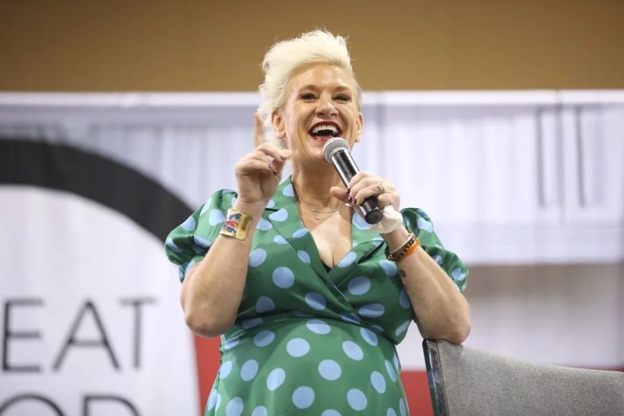 Anne Burrell Net Worth 2025 Career, Earnings, and Financial Journey(04)