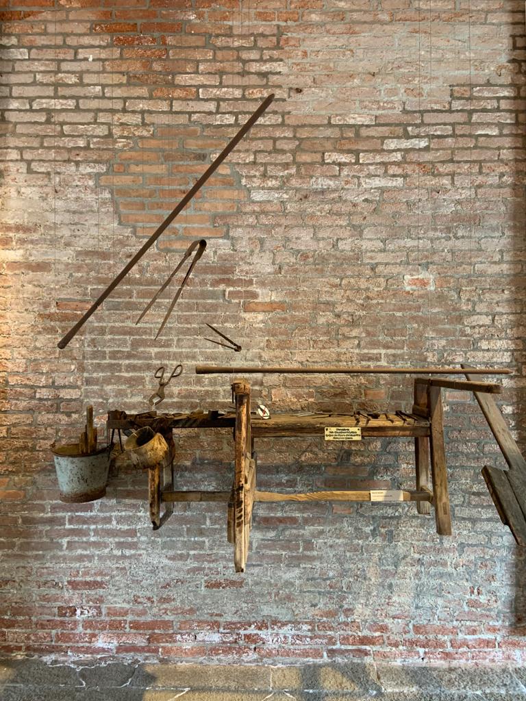 MURANOLOGY, THE FIRST ON LINE GLOSSARY ABOUT MURANO GLASS FROM A TO Z