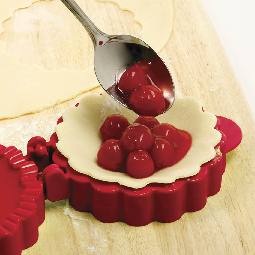 LATTICE MINI PIE MOLD RED Ventures Intl