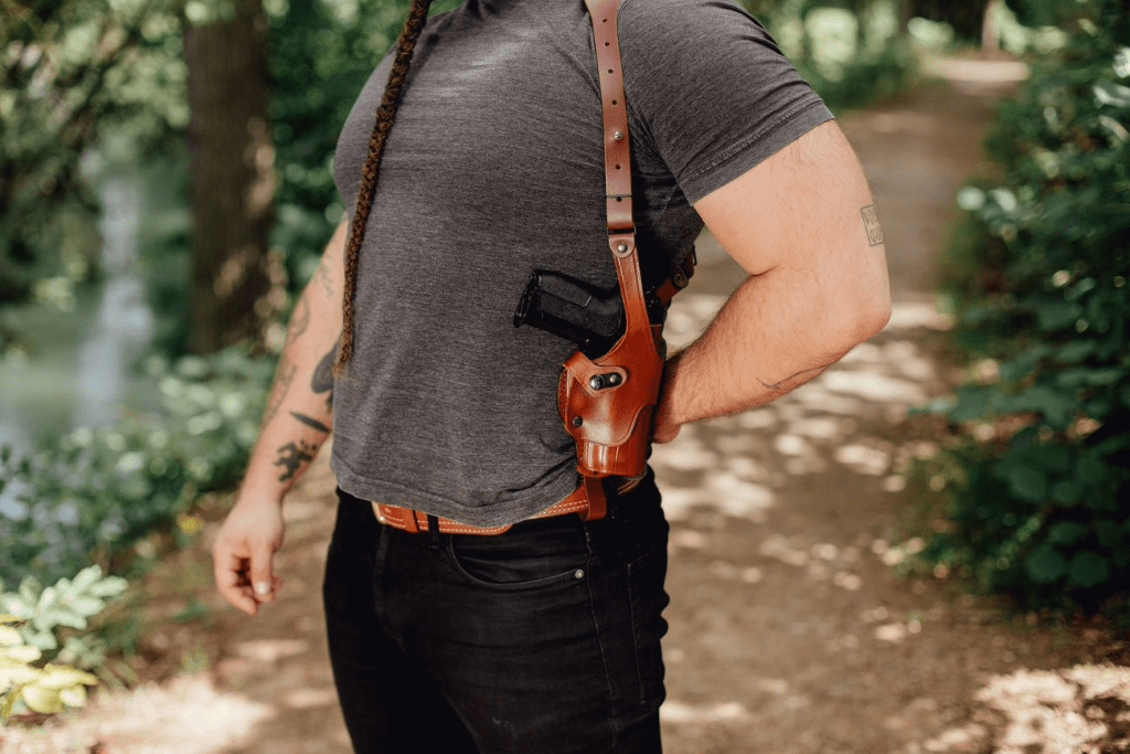 The Advantages of Using a Shoulder Holster vs. Other Gun Carry Methods