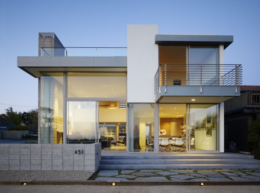 Fachadas de casas con escaleras