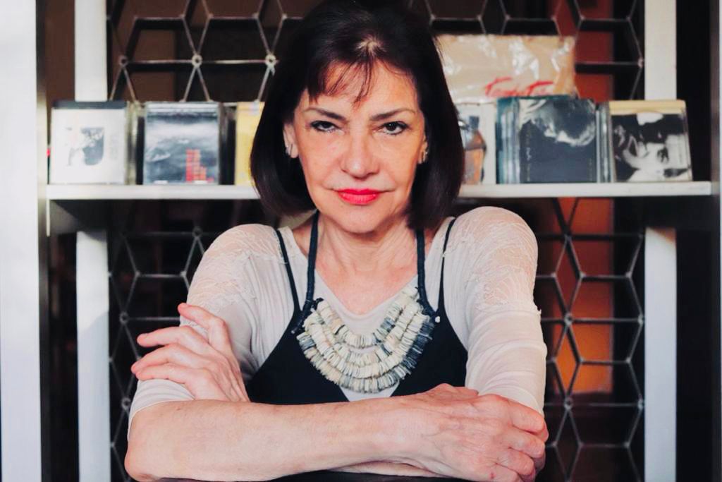 Novo livro de Angélica Torres inspirase na poesia japonesa Vermelho