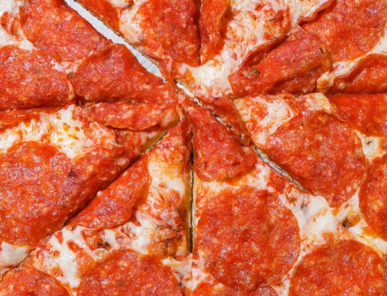 Deputies Man throws pizza slice at woman's face during dispute Vero News