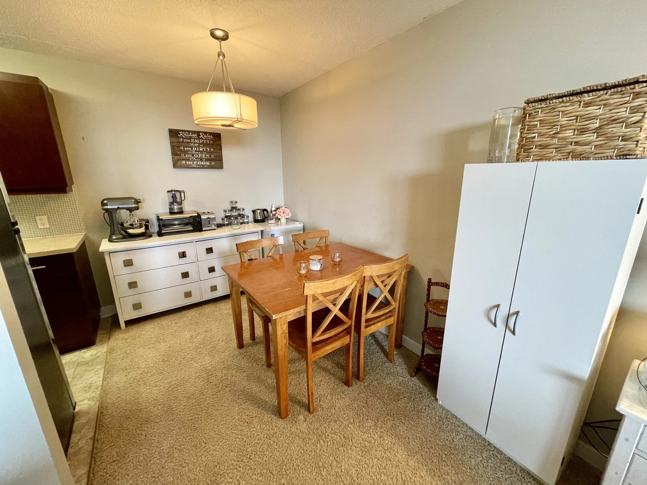 6041030 Grant Avenue, Crescentwood, Winnipeg, MB Versace Real Estate