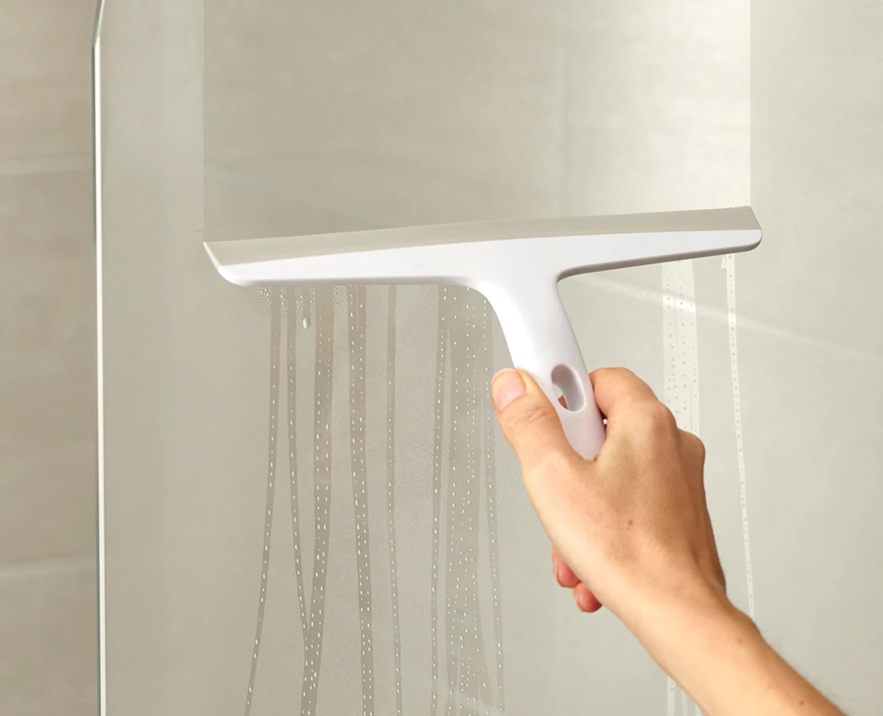 Advantages of Using a Shower Squeegee VersaDAO