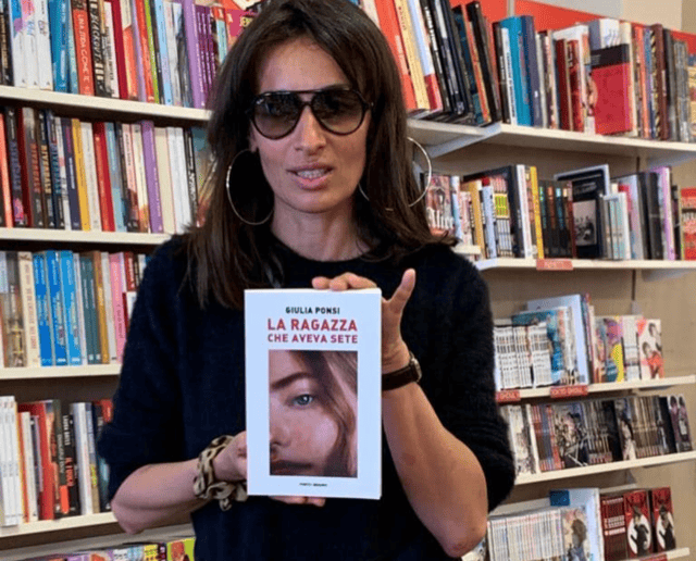 "La ragazza che aveva sete", il libro di Giulia Ponsi che denuncia la