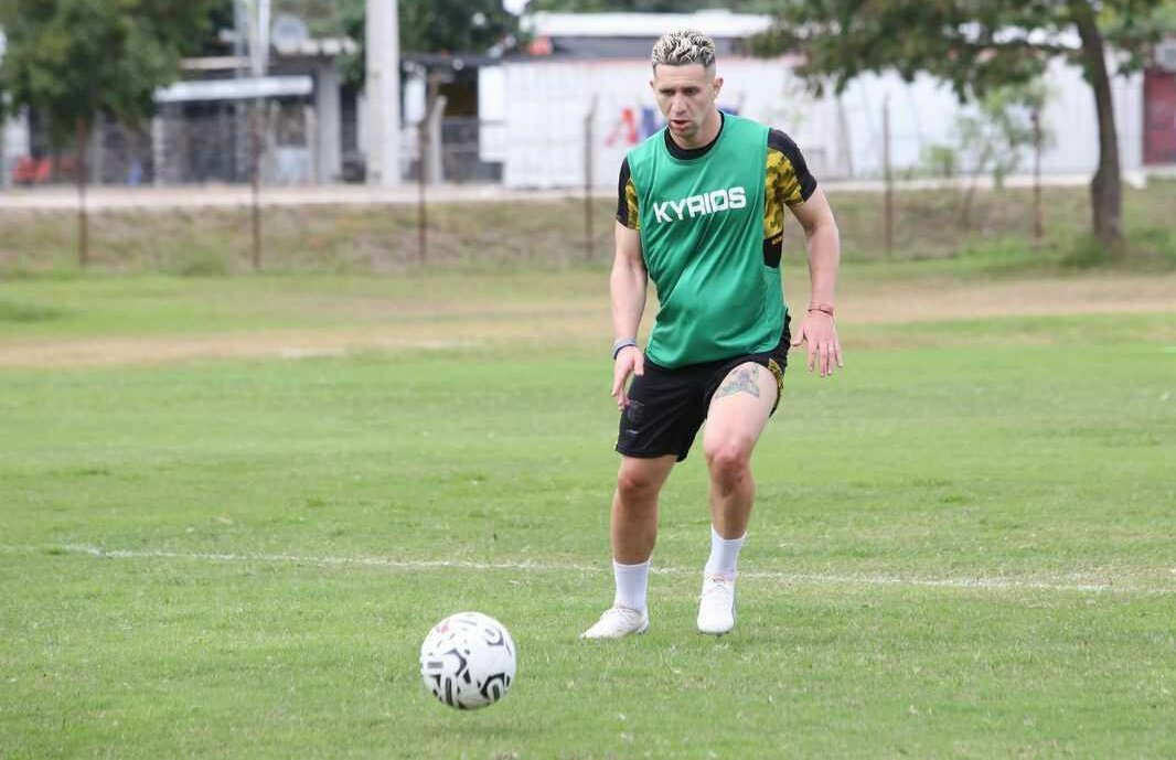 Versus / Mientras espera definir su futuro, Morel ya entrena con