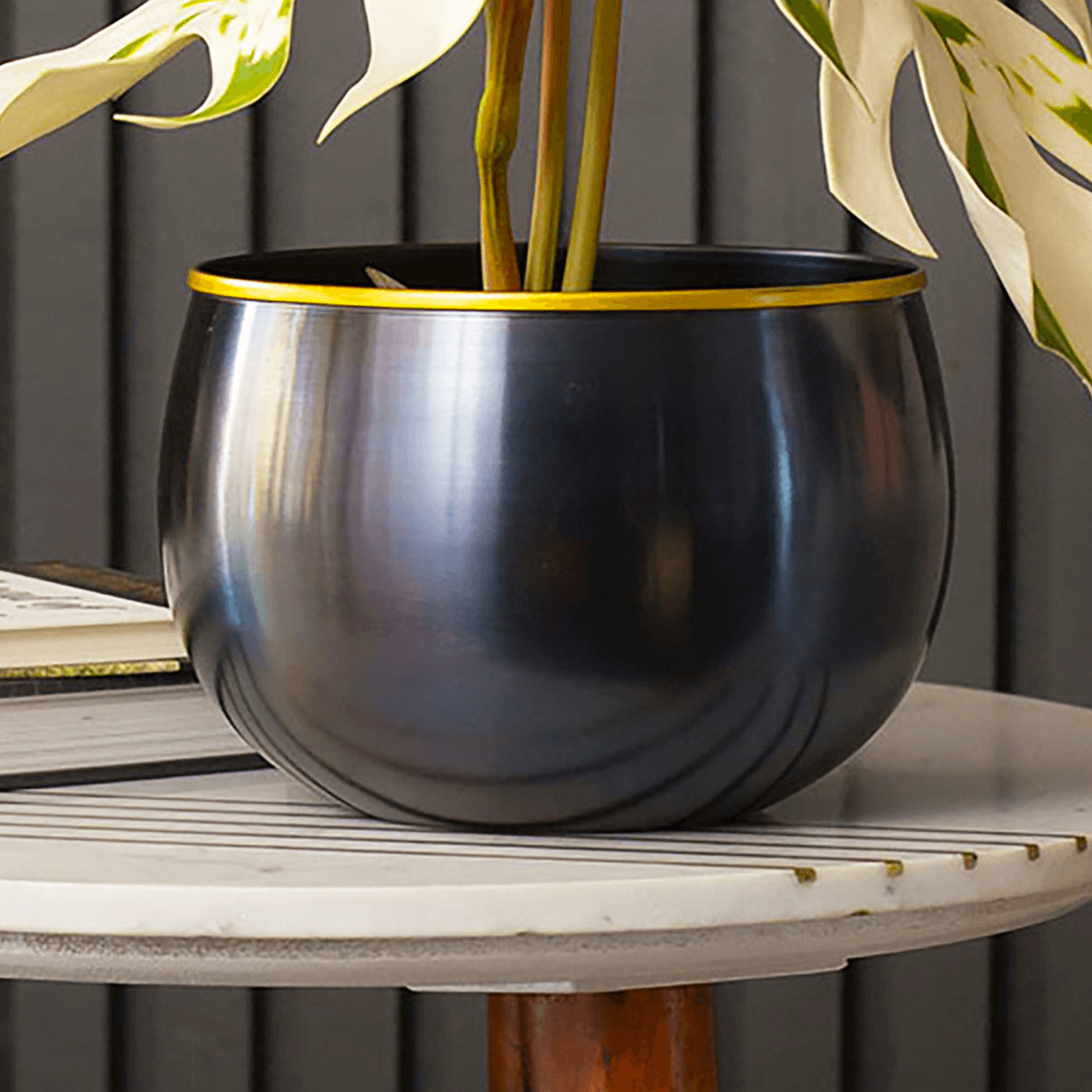 Kanpur Metal Container Shop Vert Nook