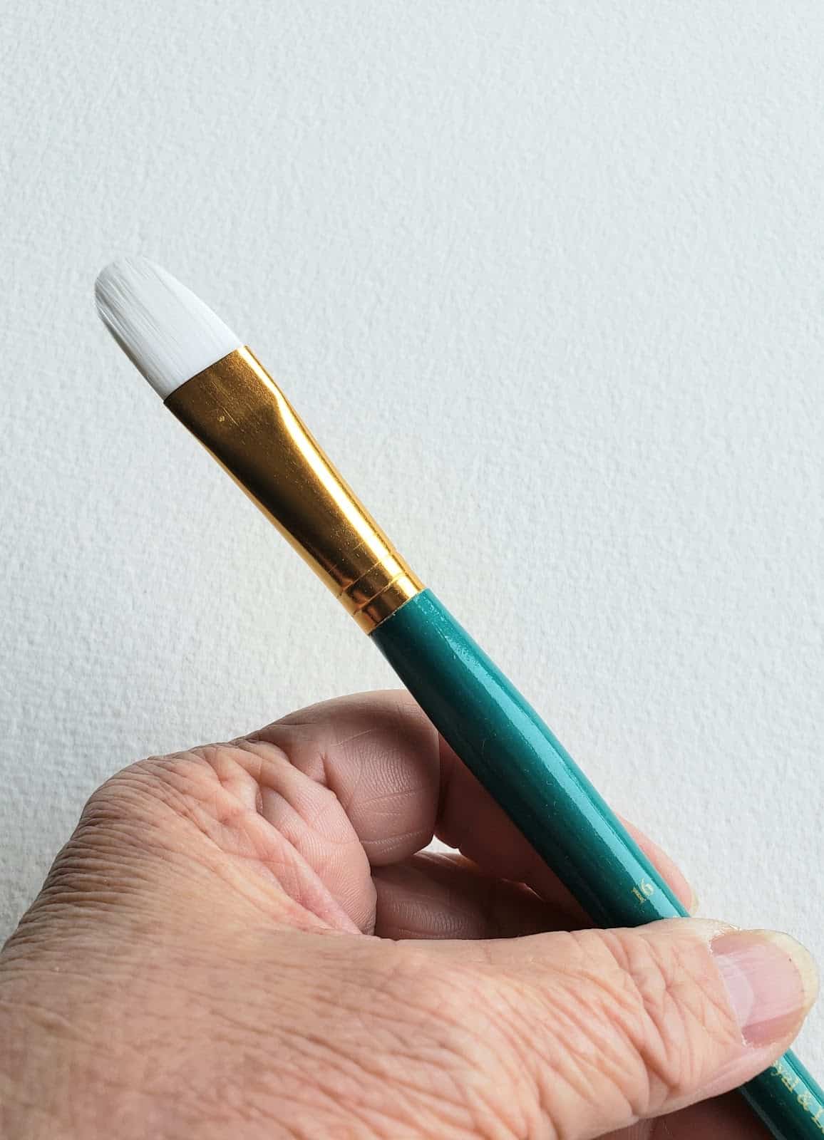 3 Best Brushes for Acrylic Painting Reviewed in 2023 (MUST READ