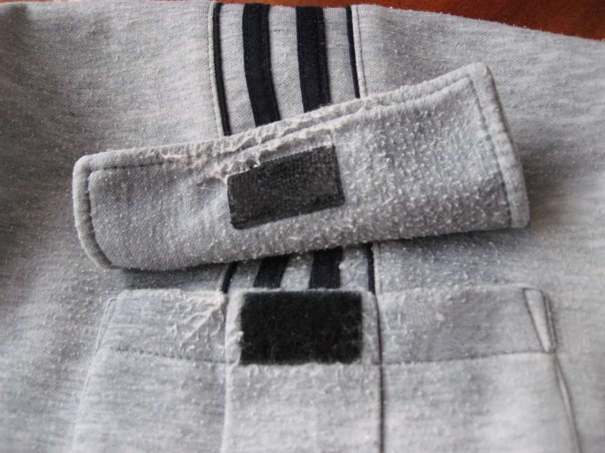 9 Best Glue For Velcro To Fabric Reviews (2023)