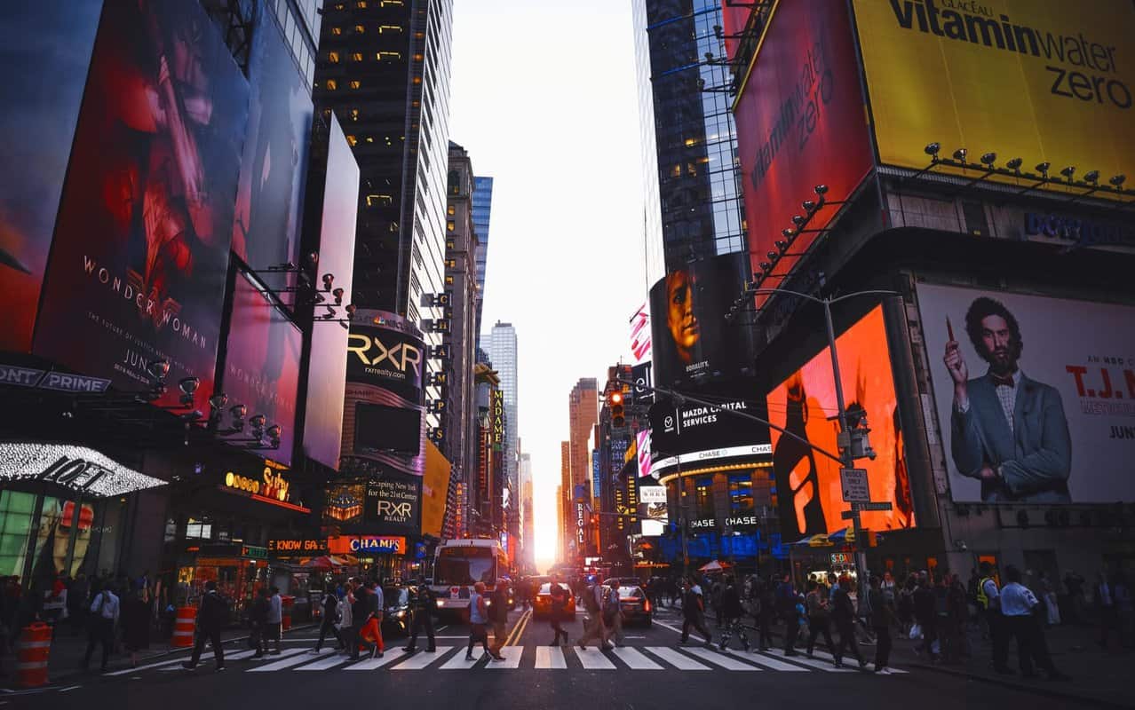 Why Is New York So Dirty? (9 Revealing Reasons)