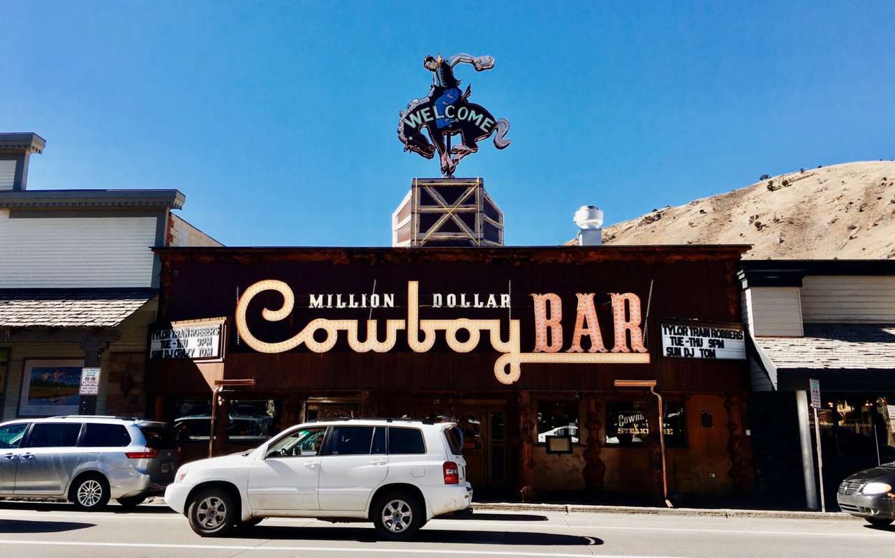 Why Is Wyoming So Empty? (9 Revealing Reasons)