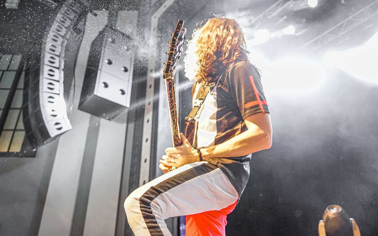 Why Do Musicians Have Long Hair? (9 Reasons Why)