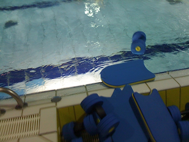 Spezialeinheit im Simmerner Schwimmbad