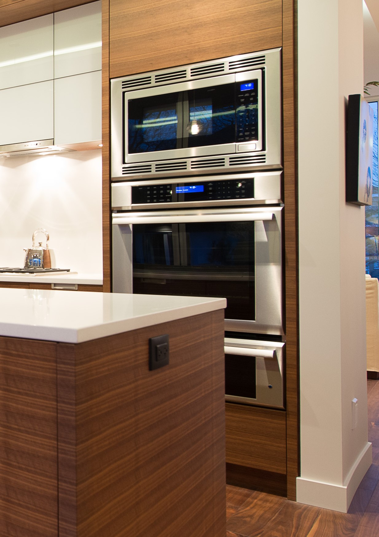 Comparing Standard vs Flush Mounted Appliances VESTABUL SCHOOL OF DESIGN