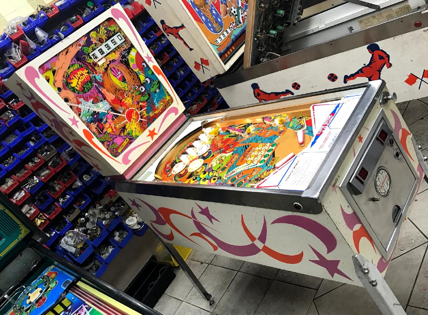 1977 Gottlieb Strange World at VFW Pinball Museum, info/pictures