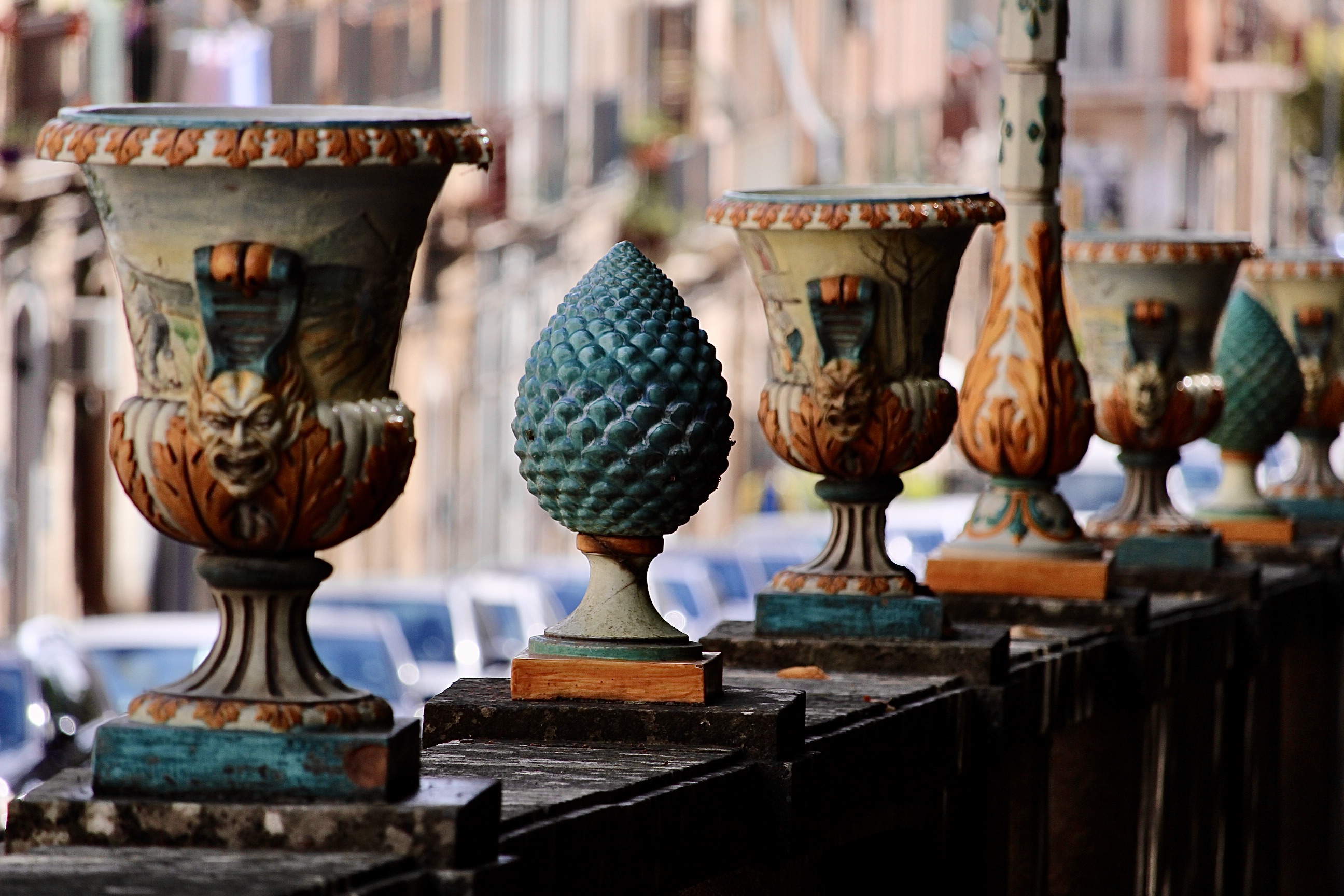 Caltagirone Christmas Market 2023 CALTAGIRONE 4 COSE DA VEDERE ASSOLUTAMENTE Viacolbento